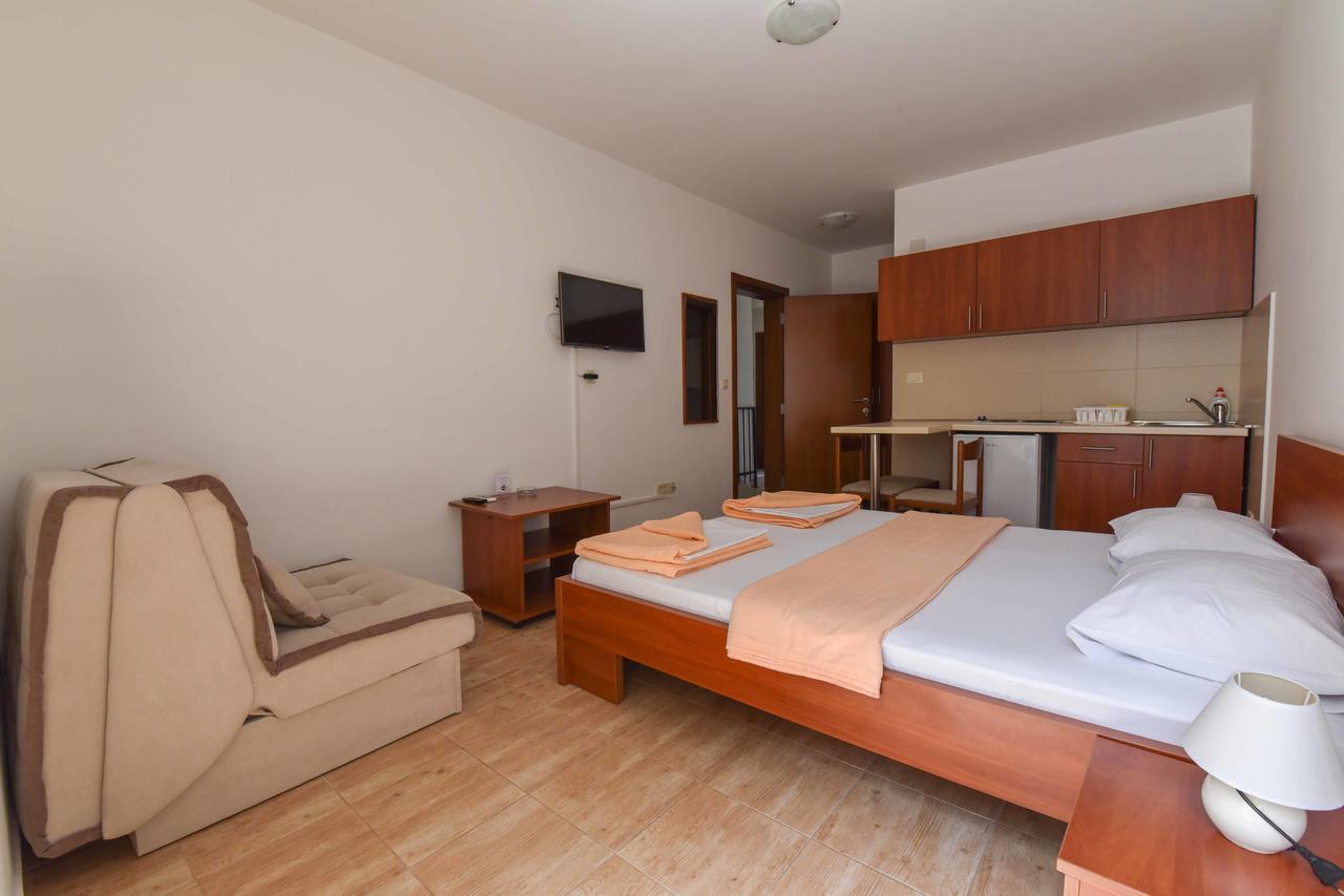 Studio Apartments 6 Palmi Budva Eksteriør bilde